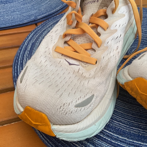 Hoka Clifton 8 - Picture 2 of 5
